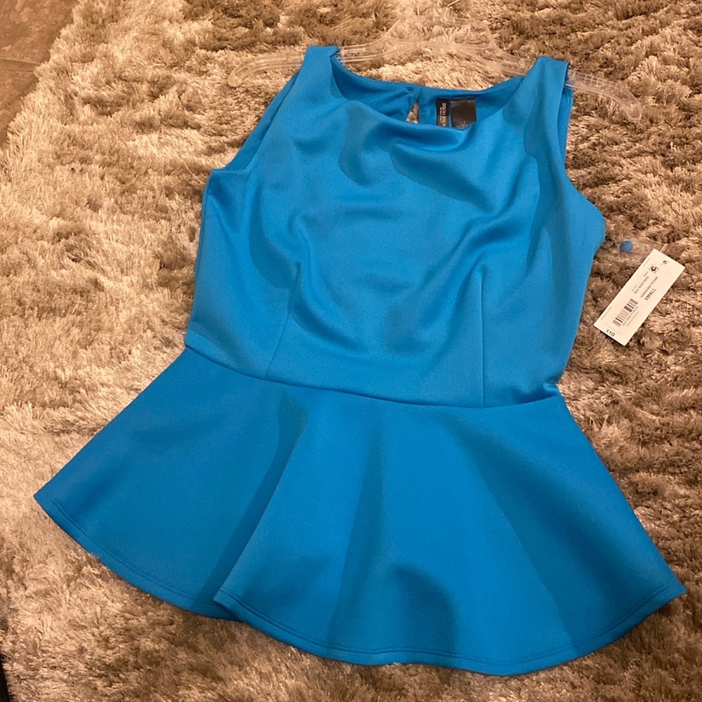 Sleeveless blouse